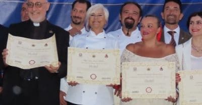 Anna Maria Palma riceve l'onoreficenza di Ambasciatore Doc Italy per la formazione Food.