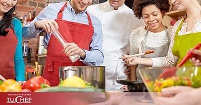 Team building in cucina.